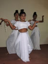 Ekamutu dance class students entertain guests